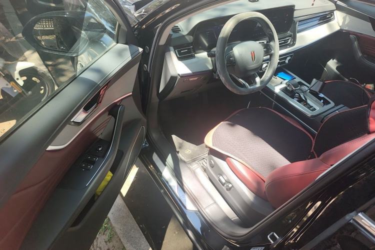 Used Hongqi HS5 2025 2.0T All-Wheel-Drive Flagship Pro Edition Driver Seat