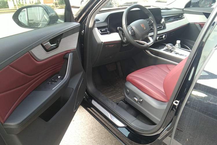 Used Hongqi HS5 2025 2.0T Two-Wheel Drive Flagship Pro Edition Driver Seat