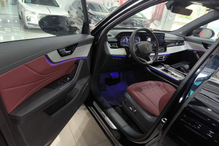 Used Hongqi HS5 2025 2.0T Two-Wheel-Drive Xuan Ying Edition Driver Seat
