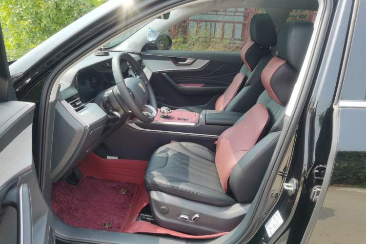 Used Hongqi HS5 2025 2.0T Two-Wheel Drive 600 000-Vehicle Commemorative Edition Driver Seat