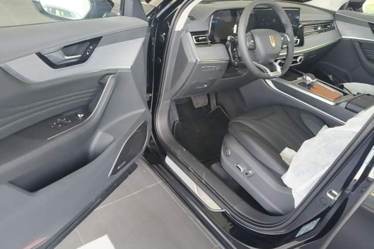 Used Hongqi HS5 2025 2.0T Two-Wheel Drive Flagship Pro Edition Driver Seat