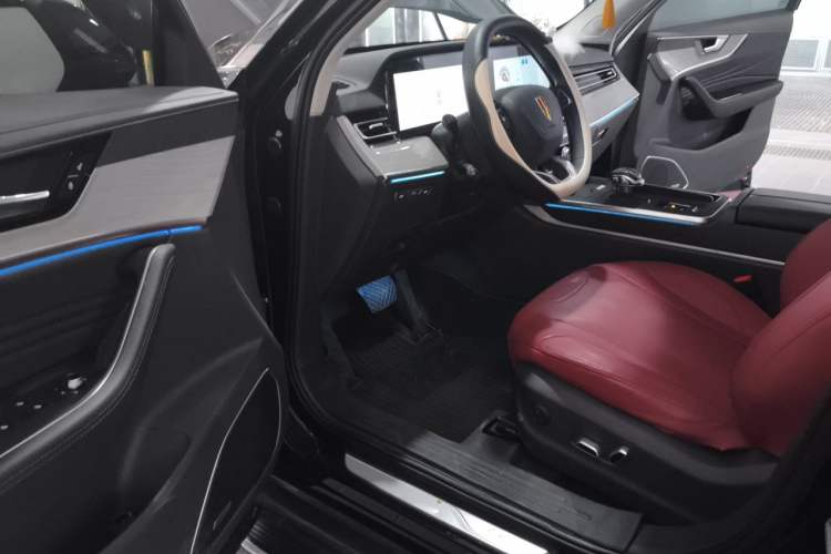 Used Hongqi HS5 2025 2.0T Two-Wheel-Drive Xuan Ying Edition Driver Seat