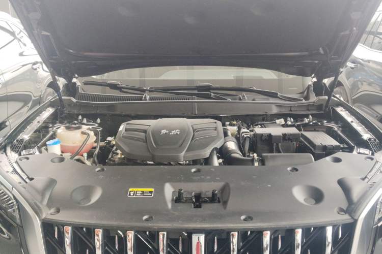 Used Hongqi HS5 2025 2.0T Two-Wheel Drive Flagship Pro Edition Engine Bay