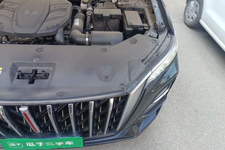 Used Hongqi HS5 2025 2.0T Two-Wheel Drive 600 000-Vehicle Commemorative Edition Engine Bay Left
