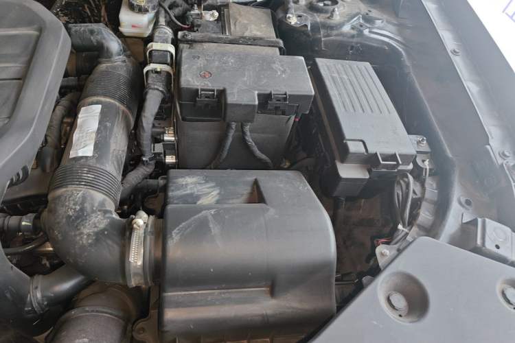 Used Hongqi HS5 2025 2.0T Two-Wheel-Drive Xuan Ying Edition Engine Bay Left