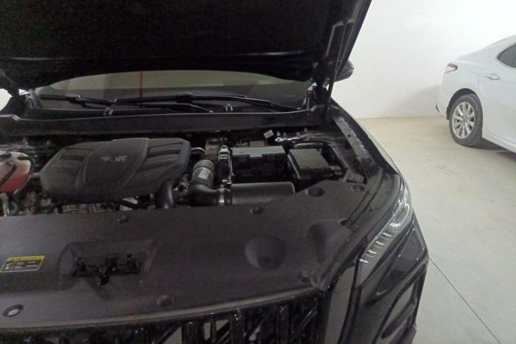 Used Hongqi HS5 2025 2.0T Two-Wheel-Drive Xuan Ying Edition Engine Bay Left