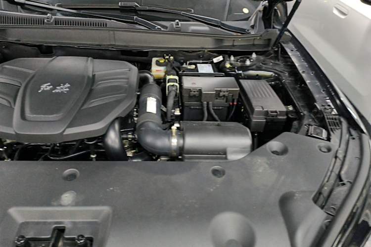 Used Hongqi HS5 2025 2.0T Two-Wheel-Drive Xuan Ying Edition Engine Bay Left
