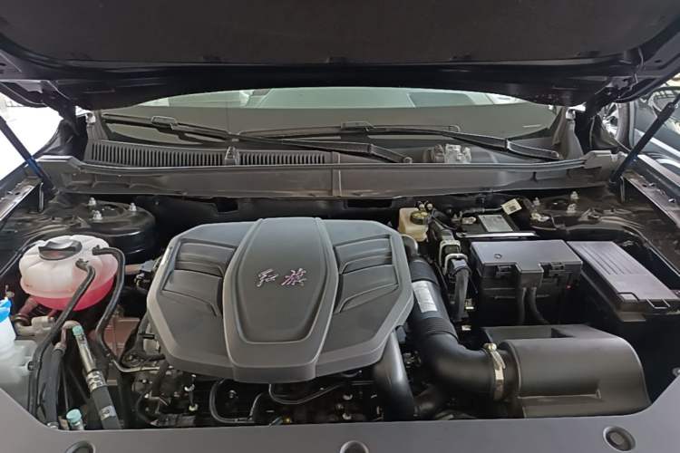 Used Hongqi HS5 2025 2.0T Two-Wheel Drive Flagship Pro Edition Engine Bay