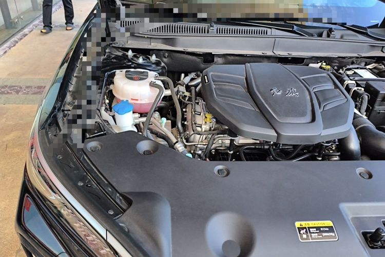 Used Hongqi HS5 2025 2.0T Two-Wheel Drive Flagship Pro Edition Engine Bay Right
