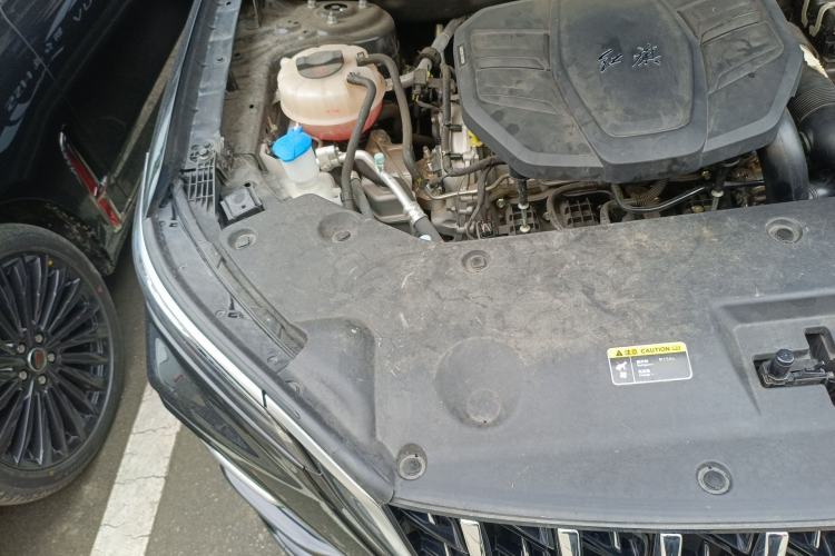 Used Hongqi HS5 2025 2.0T All-Wheel-Drive Flagship Pro Edition Engine Bay Right