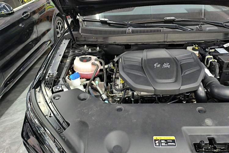 Used Hongqi HS5 2025 2.0T Two-Wheel-Drive Xuan Ying Edition Engine Bay Right
