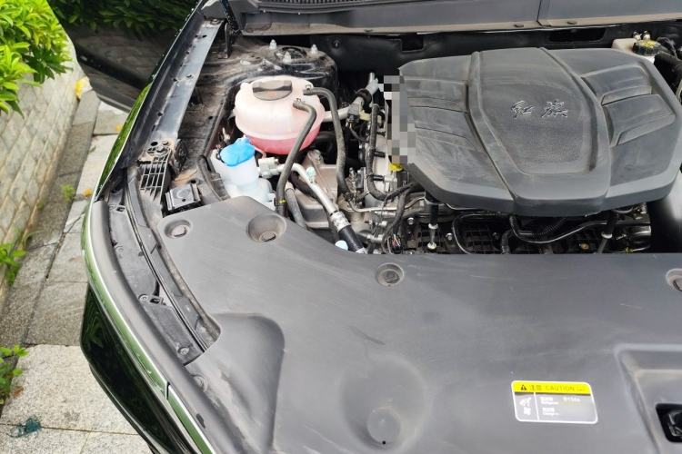 Used Hongqi HS5 2025 2.0T Two-Wheel Drive Flagship Pro Edition Engine Bay Right