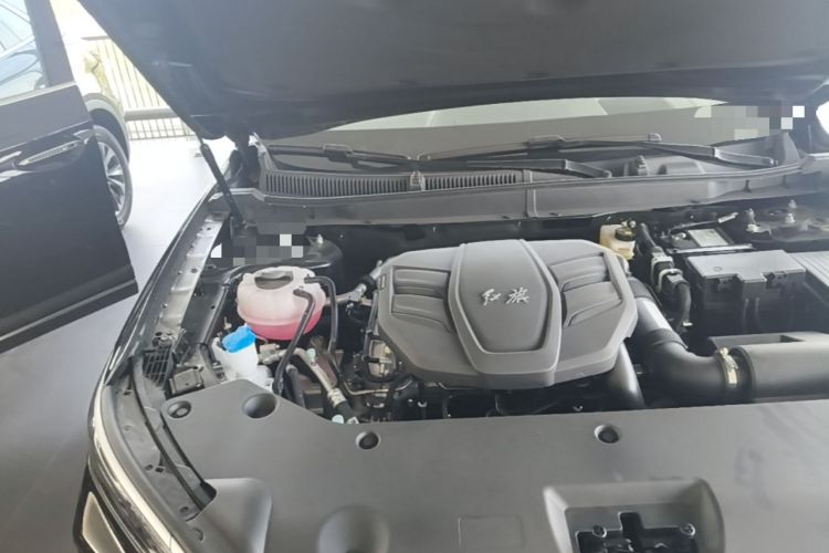 Used Hongqi HS5 2025 2.0T Two-Wheel Drive Flagship Pro Edition Engine Bay Right