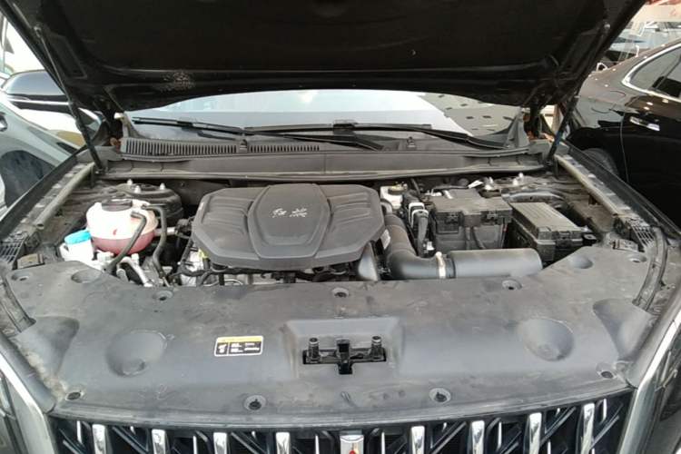 Used Hongqi HS5 2025 2.0T Two-Wheel Drive Flagship Pro Edition Engine Bay