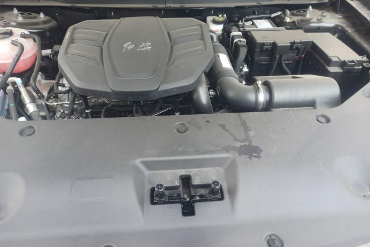 Used Hongqi HS5 2025 2.0T Two-Wheel-Drive Xuan Ying Edition Engine Bay