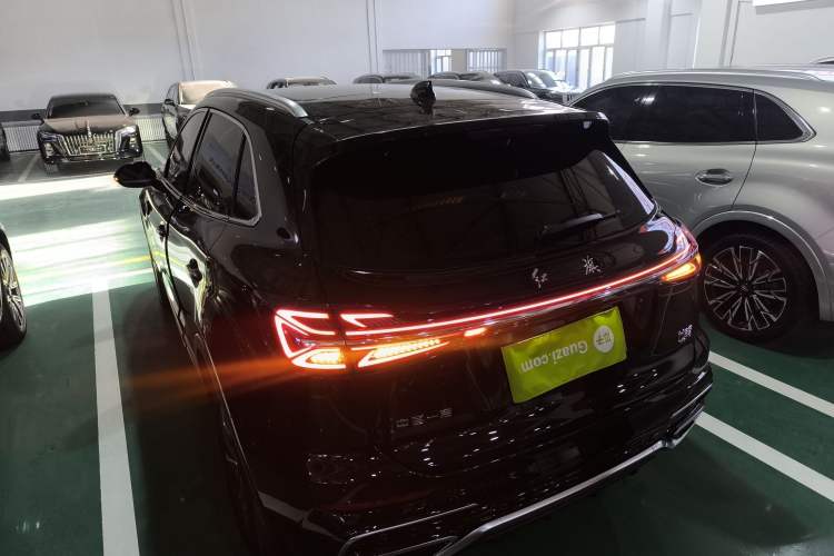 Used Hongqi HS5 2025 2.0T Two-Wheel Drive Flagship Pro Edition Exterior 3