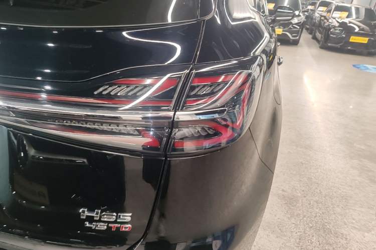 Used Hongqi HS5 2025 2.0T Two-Wheel Drive Flagship Pro Edition Exterior 3