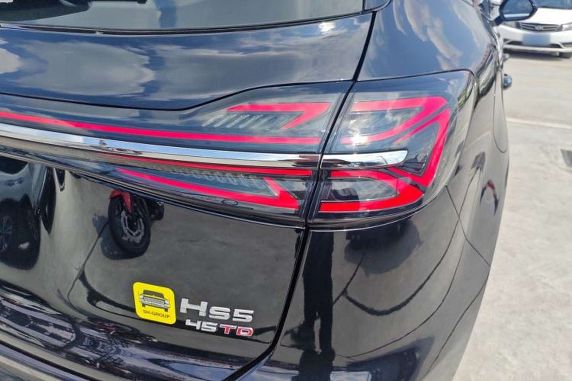 Used Hongqi HS5 2025 2.0T All-Wheel-Drive Flagship Pro Edition Exterior 3