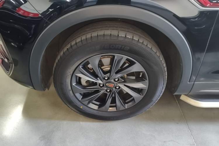 Used Hongqi HS5 2025 2.0T Two-Wheel Drive Flagship Pro Edition Exterior 4