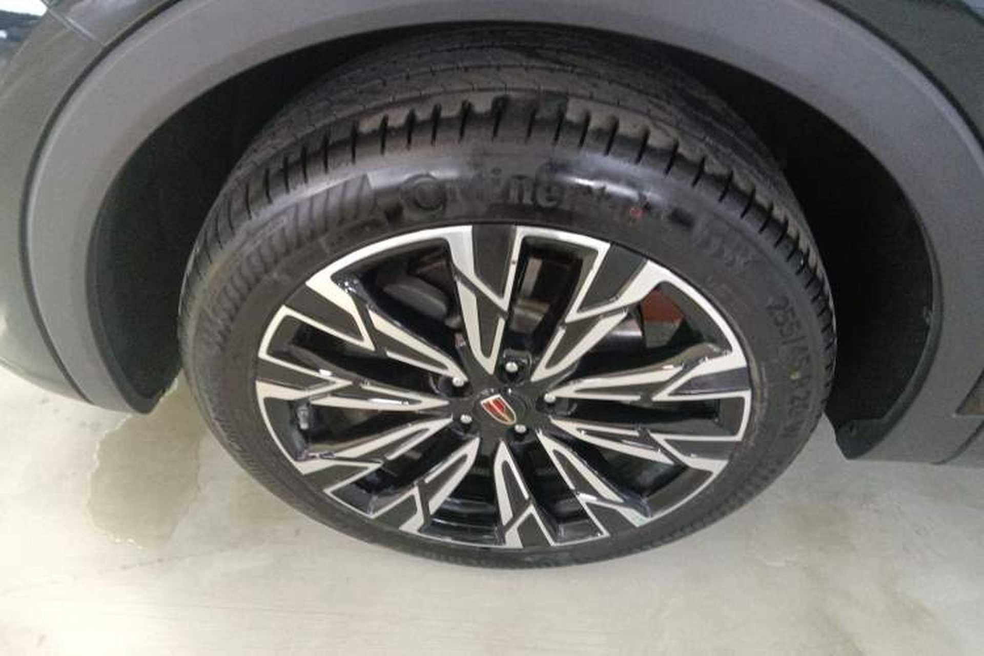 Used Hongqi HS5 2025 2.0T All-Wheel-Drive Flagship Pro Edition Exterior 4