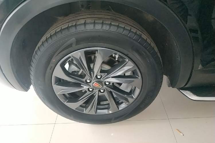 Used Hongqi HS5 2025 2.0T Two-Wheel Drive Flagship Pro Edition Exterior 5
