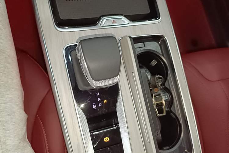 Used Hongqi HS5 2025 2.0T Two-Wheel-Drive Xuan Ying Edition Gear Lever