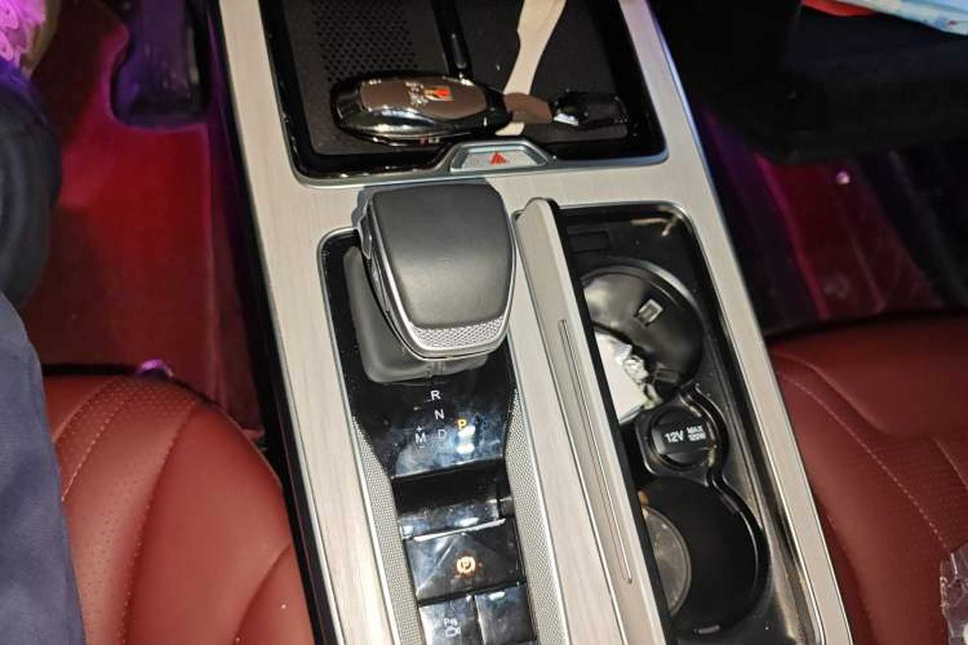 Used Hongqi HS5 2025 2.0T Two-Wheel Drive Flagship Pro Edition Gear Lever