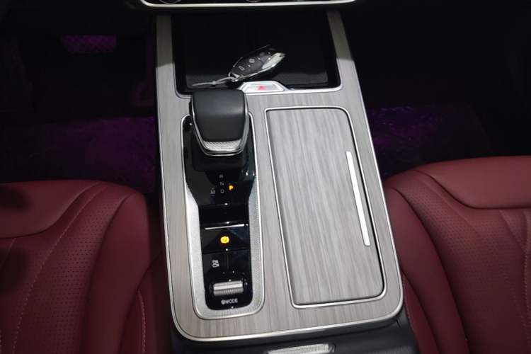 Used Hongqi HS5 2025 2.0T All-Wheel-Drive Flagship Pro Edition Gear Lever