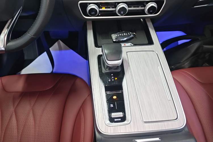 Used Hongqi HS5 2025 2.0T All-Wheel-Drive Flagship Pro Edition Gear Lever