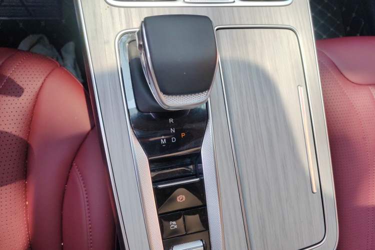 Used Hongqi HS5 2025 2.0T Two-Wheel Drive Flagship Pro Edition Gear Lever