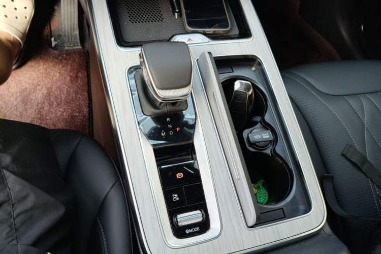 Used Hongqi HS5 2025 2.0T Two-Wheel Drive Flagship Pro Edition Gear Lever