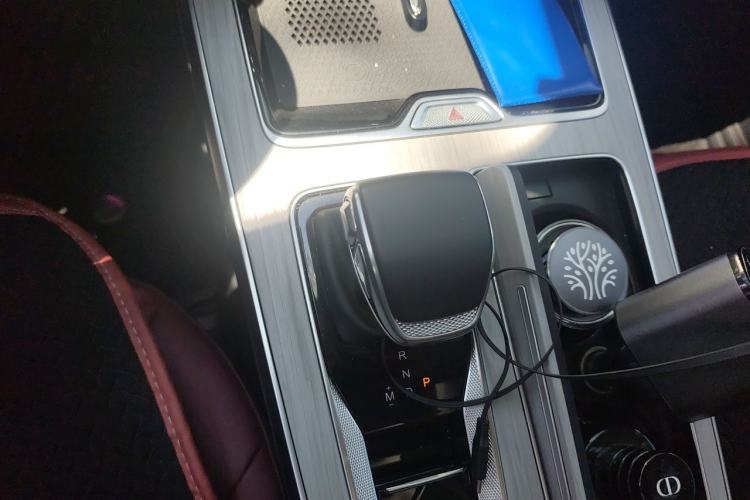 Used Hongqi HS5 2025 2.0T All-Wheel-Drive Flagship Pro Edition Gear Lever