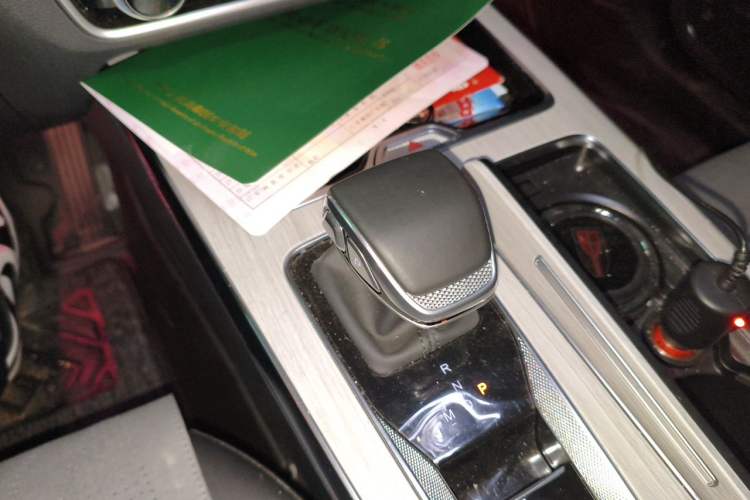 Used Hongqi HS5 2025 2.0T All-Wheel-Drive Xuan Ying Version Gear Lever