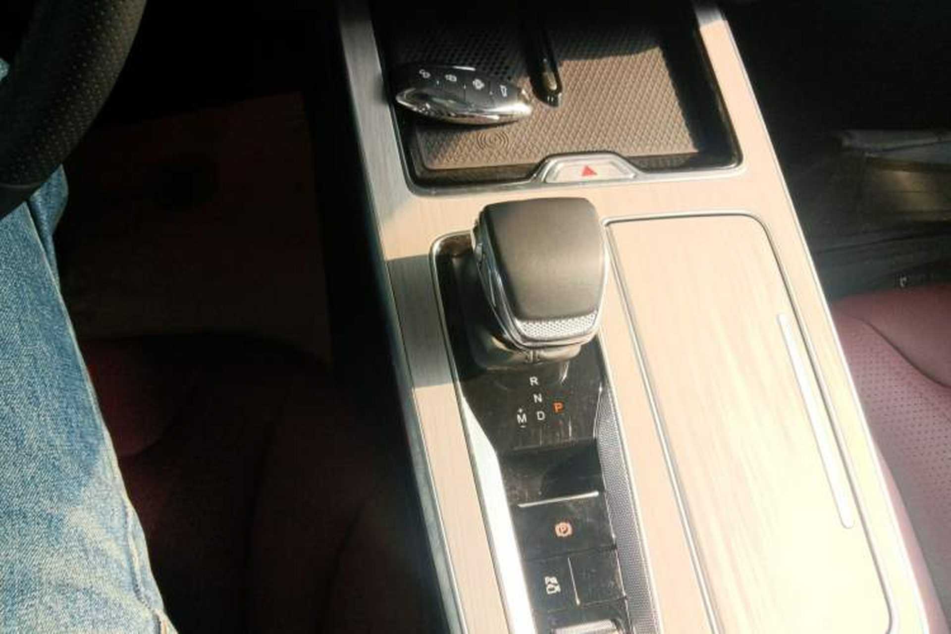 Used Hongqi HS5 2025 2.0T All-Wheel-Drive Flagship Pro Edition Gear Lever