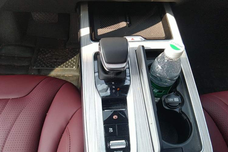 Used Hongqi HS5 2025 2.0T Two-Wheel Drive Flagship Pro Edition Gear Lever