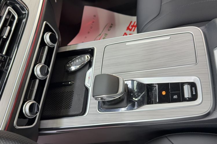 Used Hongqi HS5 2025 2.0T Two-Wheel Drive Flagship Pro Edition Gear Lever