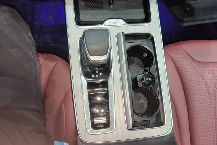 Used Hongqi HS5 2025 2.0T Two-Wheel-Drive Xuan Ying Edition Gear Lever