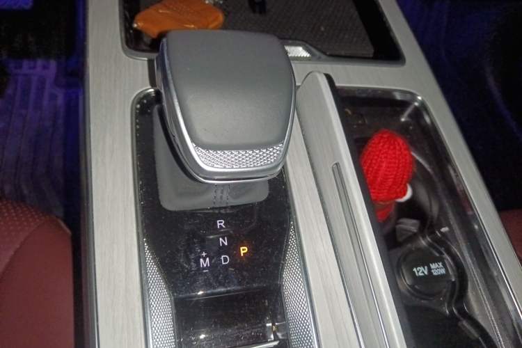 Used Hongqi HS5 2025 2.0T Two-Wheel-Drive Xuan Ying Edition Gear Lever