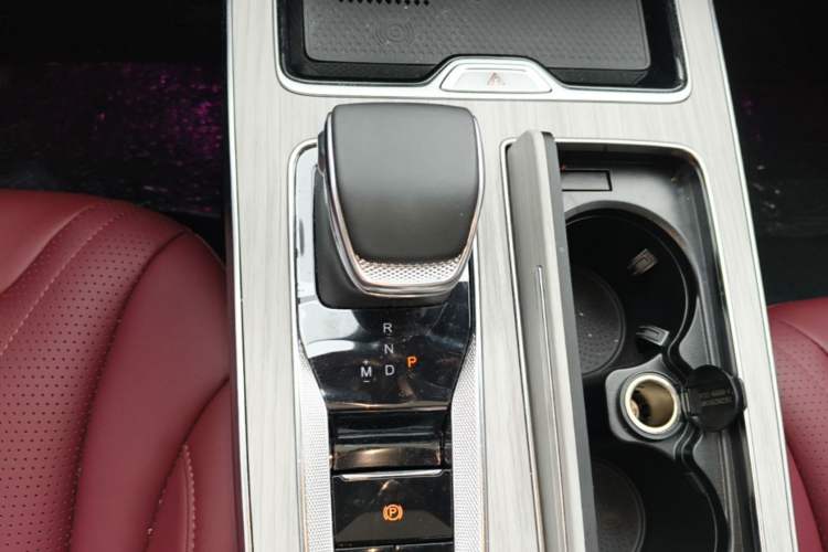 Used Hongqi HS5 2025 2.0T Two-Wheel Drive Flagship Pro Edition Gear Lever