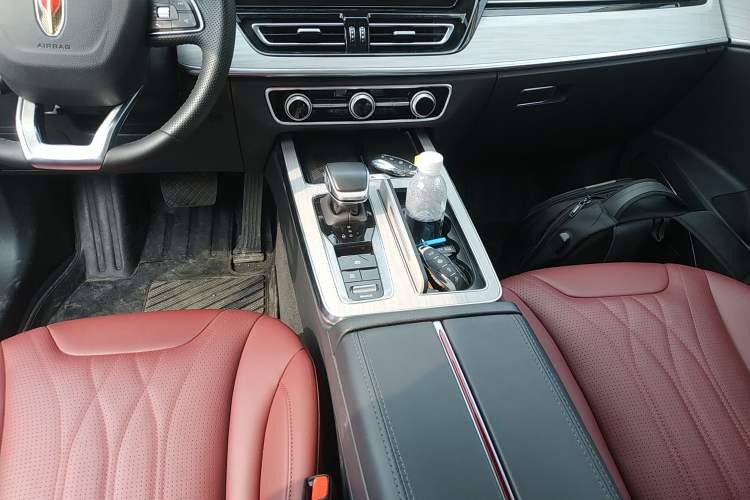 Used Hongqi HS5 2025 2.0T All-Wheel-Drive Flagship Pro Edition Gear Lever