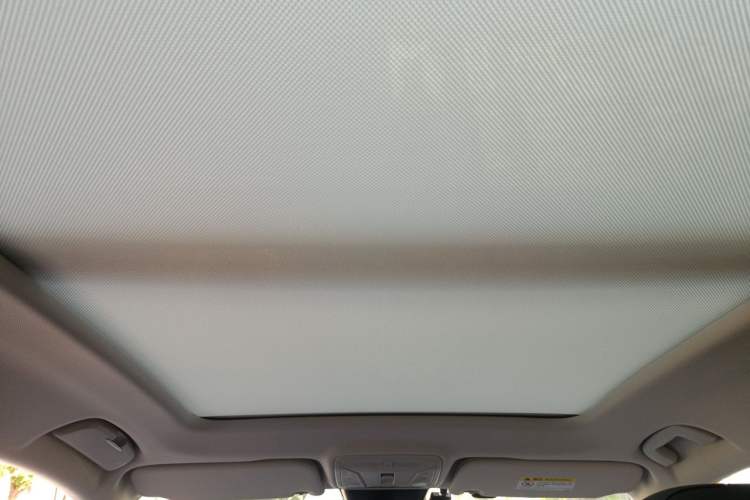 Used Hongqi HS5 2025 2.0T Two-Wheel Drive 600 000-Vehicle Commemorative Edition Headliner