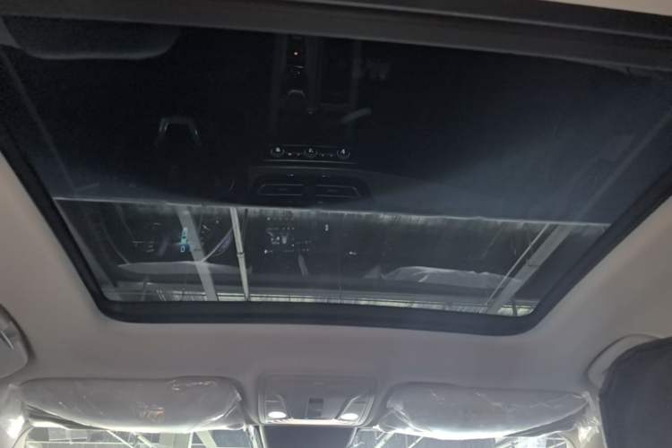 Used Hongqi HS5 2025 2.0T Two-Wheel Drive 600 000-Vehicle Commemorative Edition Headliner