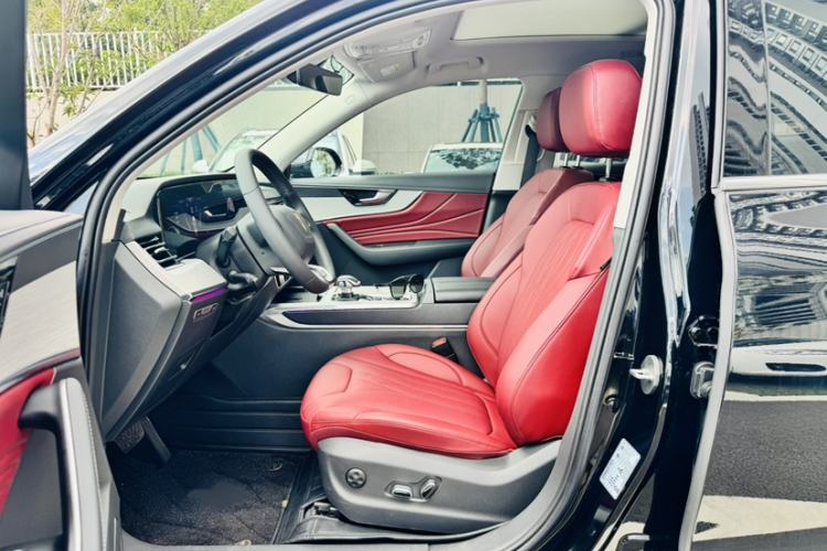 Used Hongqi HS5 2025 2.0T All-Wheel-Drive Flagship Pro Edition Interior 1