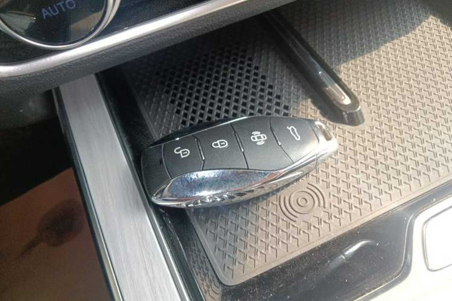 Used Hongqi HS5 2025 2.0T All-Wheel-Drive Flagship Pro Edition Interior 1