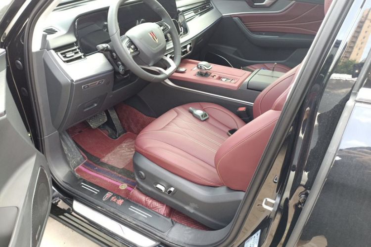 Used Hongqi HS5 2025 2.0T Two-Wheel Drive Flagship Pro Edition Interior 2