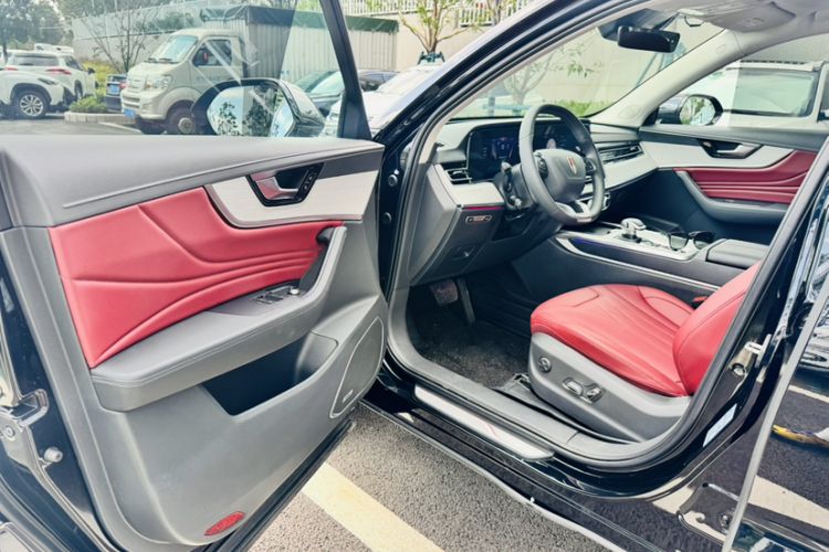 Used Hongqi HS5 2025 2.0T All-Wheel-Drive Flagship Pro Edition Interior 2