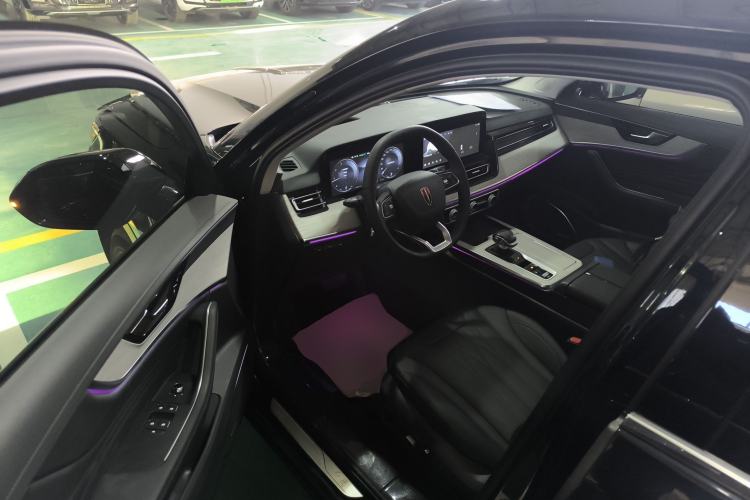Used Hongqi HS5 2025 2.0T Two-Wheel Drive Flagship Pro Edition Interior 3