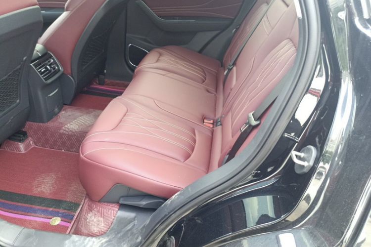 Used Hongqi HS5 2025 2.0T Two-Wheel Drive Flagship Pro Edition Interior 3