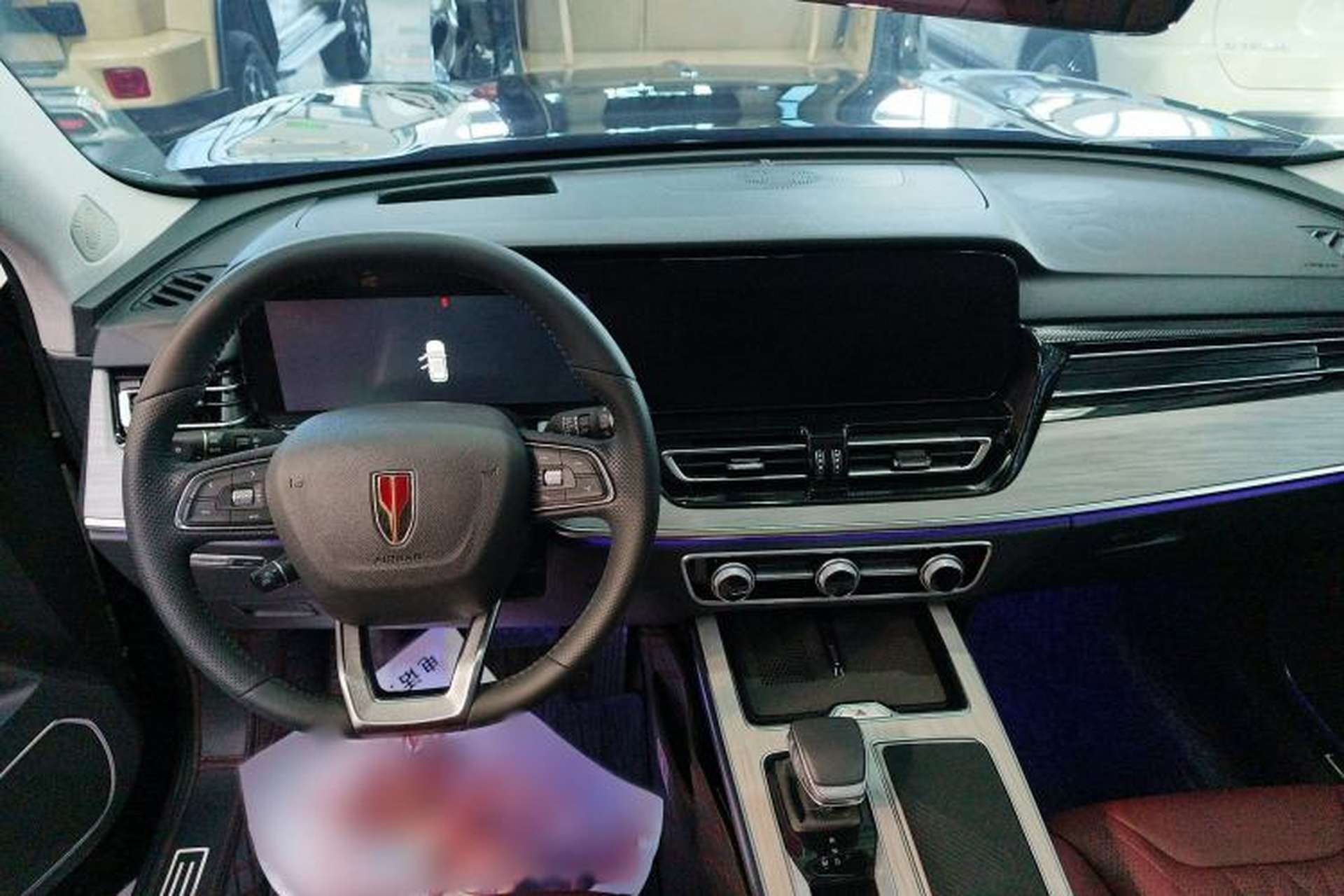 Used Hongqi HS5 2025 2.0T Two-Wheel Drive Flagship Pro Edition Interior 3