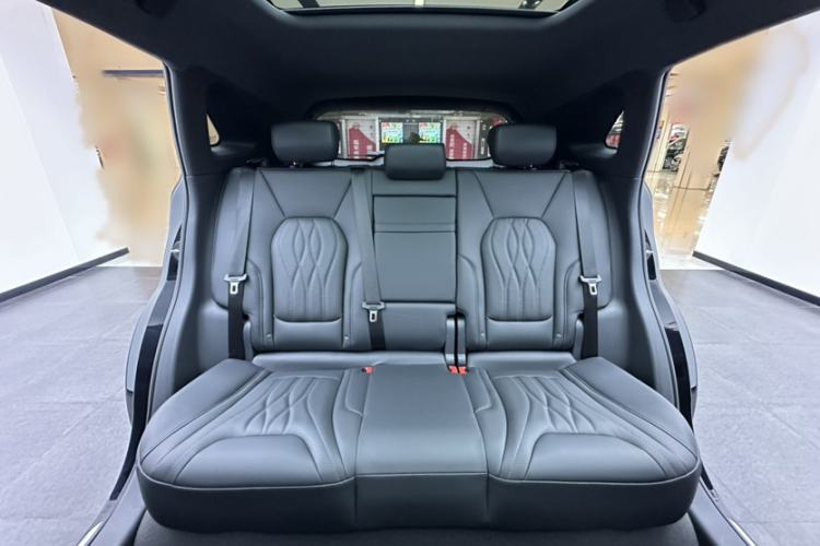 Used Hongqi HS5 2025 2.0T All-Wheel-Drive Xuan Ying Version Interior 4